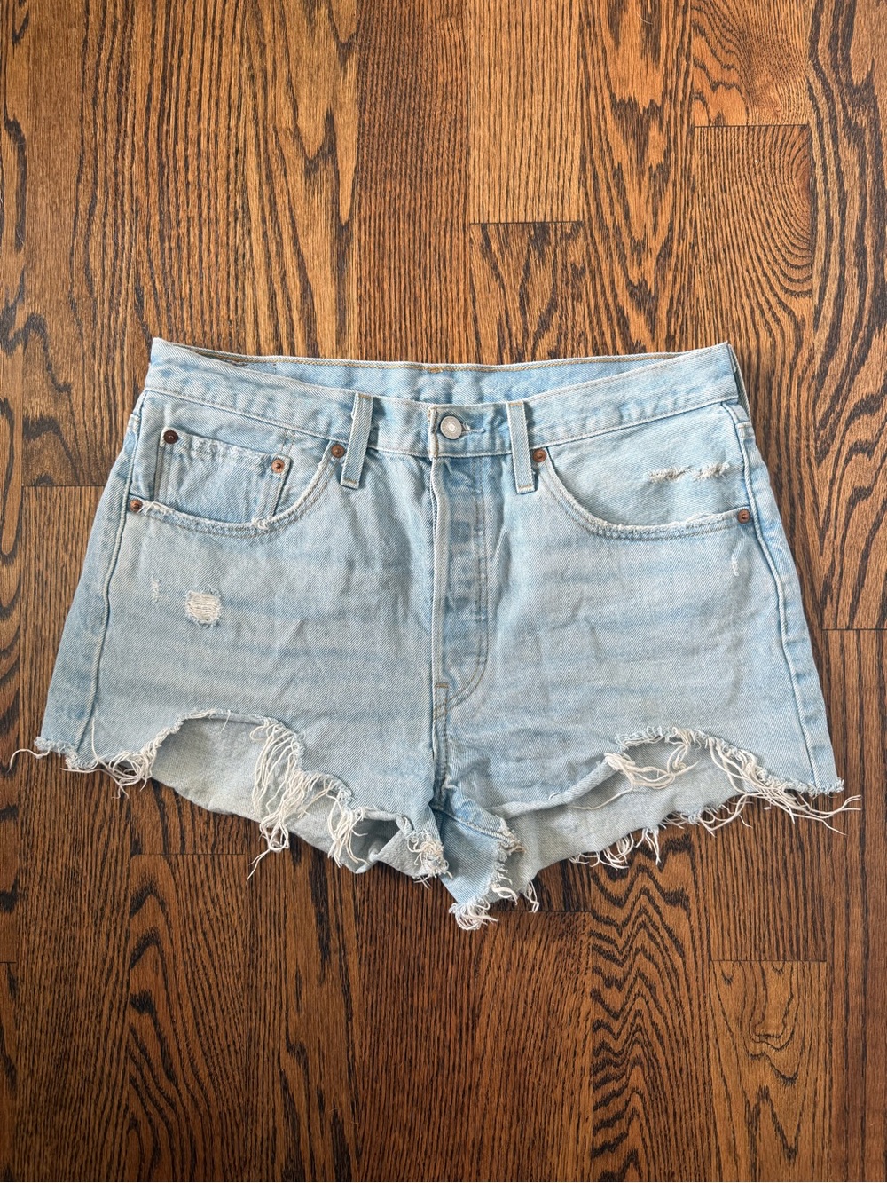 Levi’s 501 Light Wash Cut Off Denim Jean Shorts Jorts 31